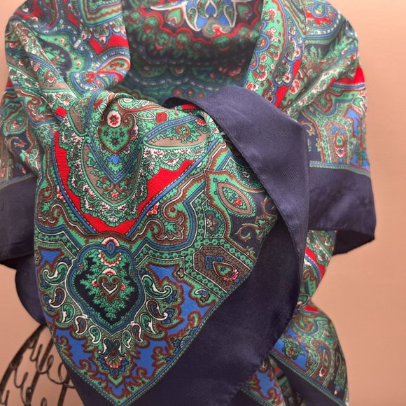 ❤️ Italian Paisley Scarf – The Rack Collection - Picture 15 of 16